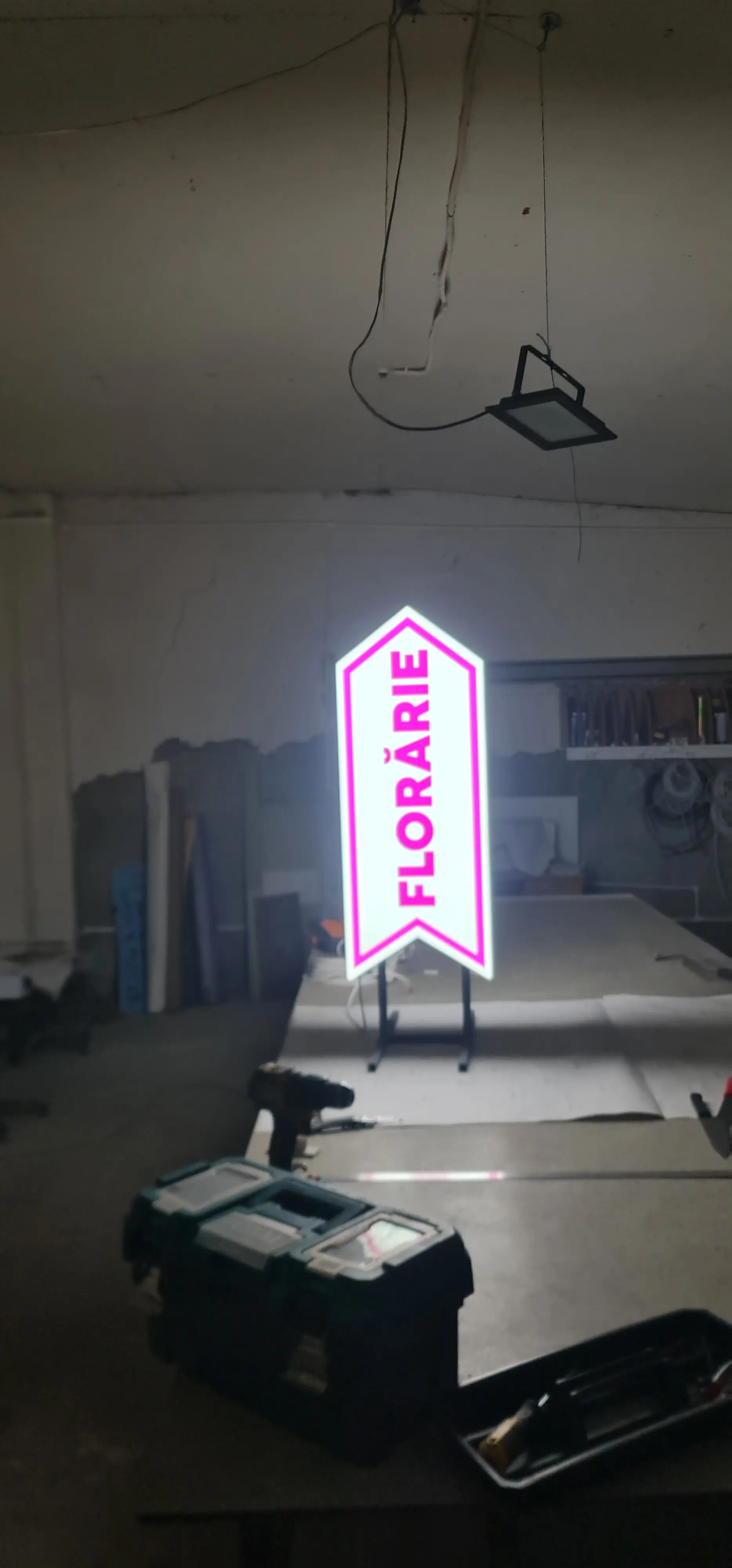 Рекламный лайтбокс с LED-подсветкой - светящаяся реклама Молдова